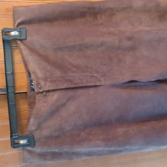 BARBARA LESSER 100% LEATHER - Picture 2 of 6